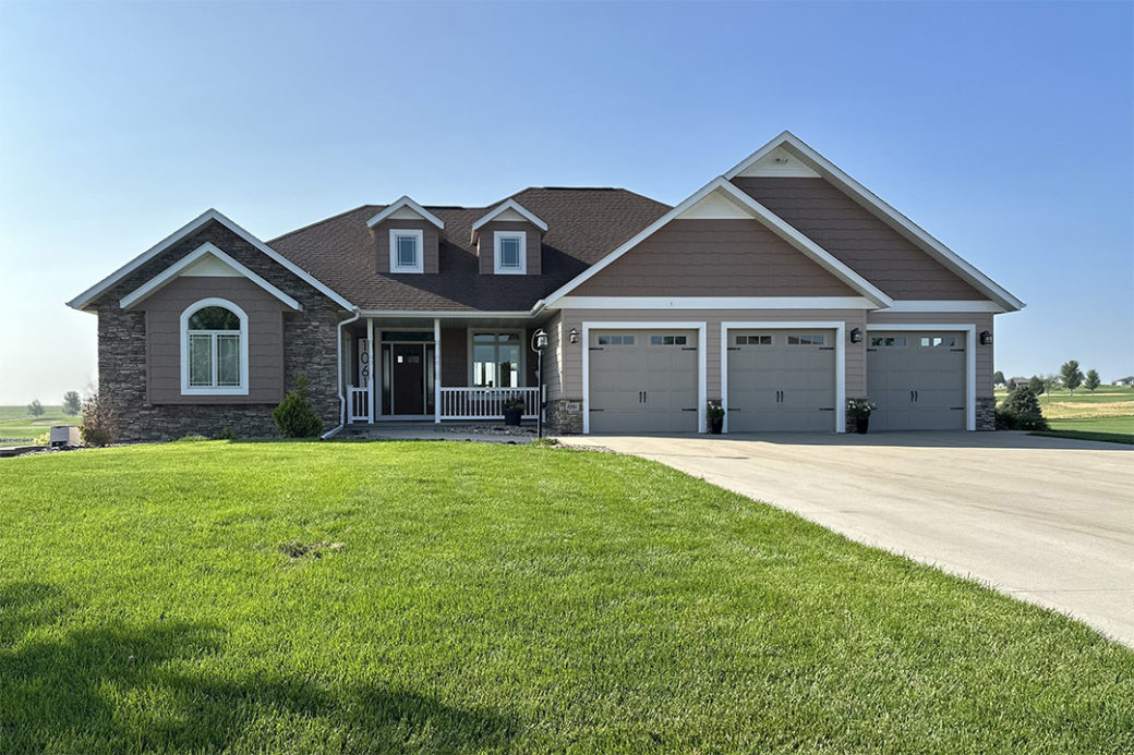 1061 Colonial Street, Sioux Center