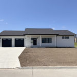 1610 Lincoln Place SE, Orange City IA 51041