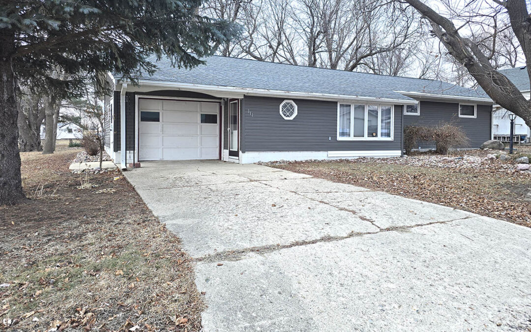111 Third Ave – Little Rock, IA 51243