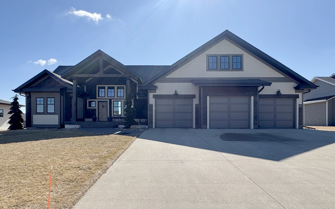 755 Colonial Street – Sioux Center, IA 51250
