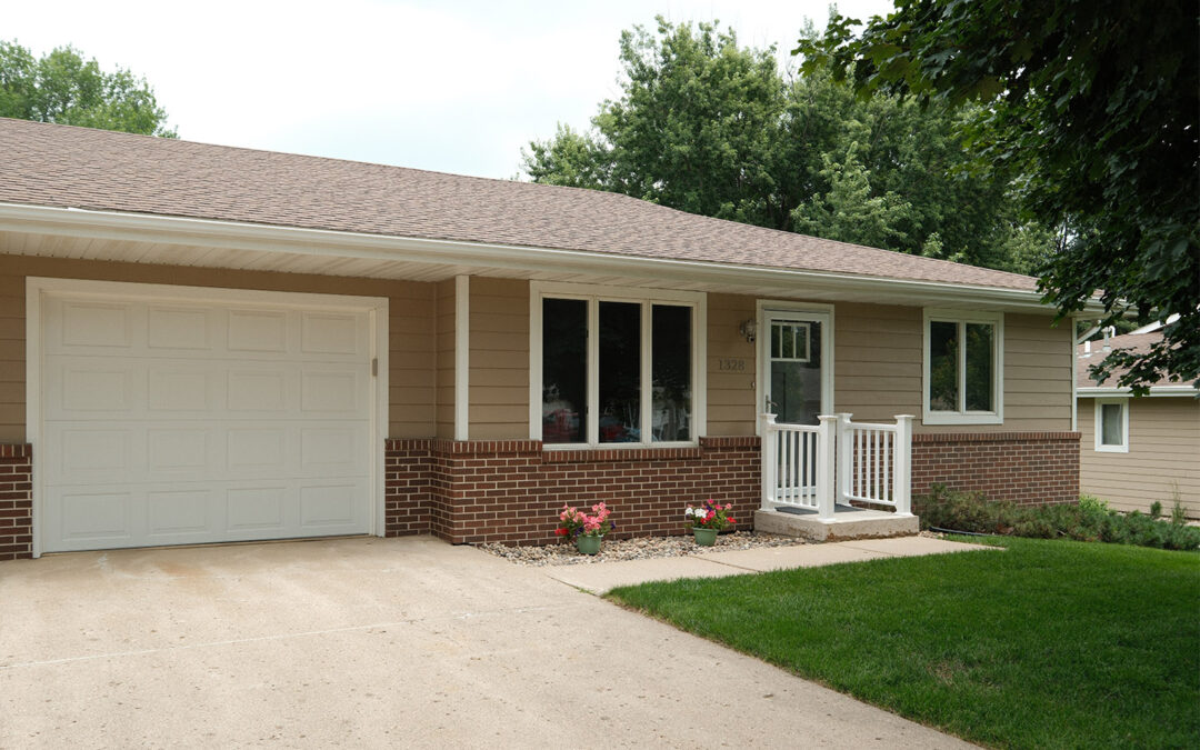 1328 1st Ave SE – Sioux Center, IA 51250