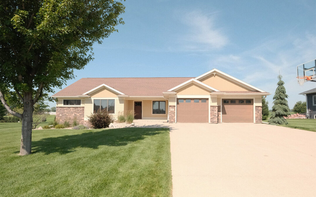 999 Sunrise Trail – Sioux Center, IA 51250