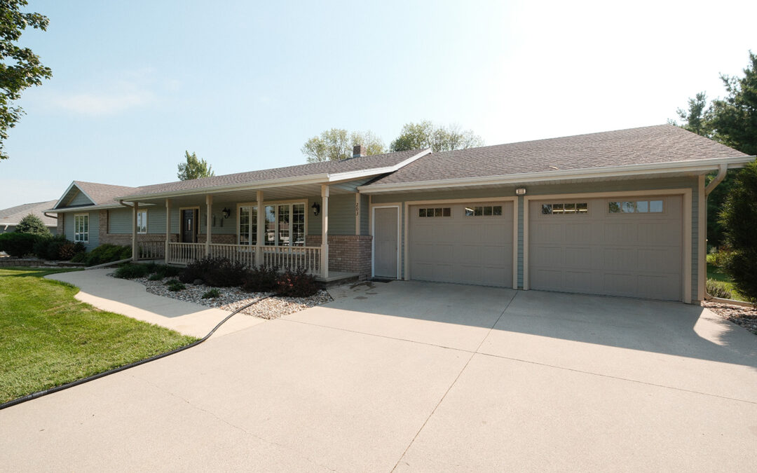 203 Michigan Ave NW – Orange City, IA 51041