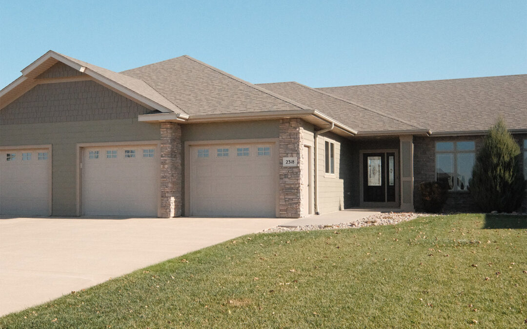 2318 Riviera Road – Sioux Center, IA 51250