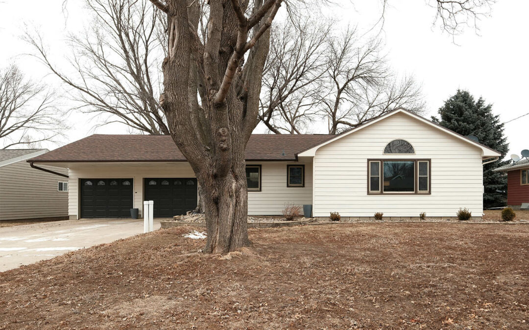 205 Pine Street – Hospers, IA 51238