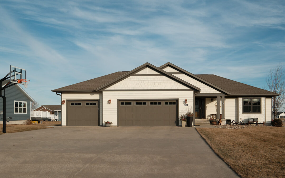 1682 5th Ave SE – Sioux Center, IA 51250