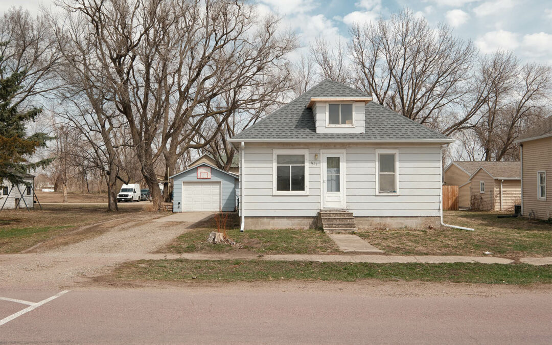 611 E 10th St – Alton, IA